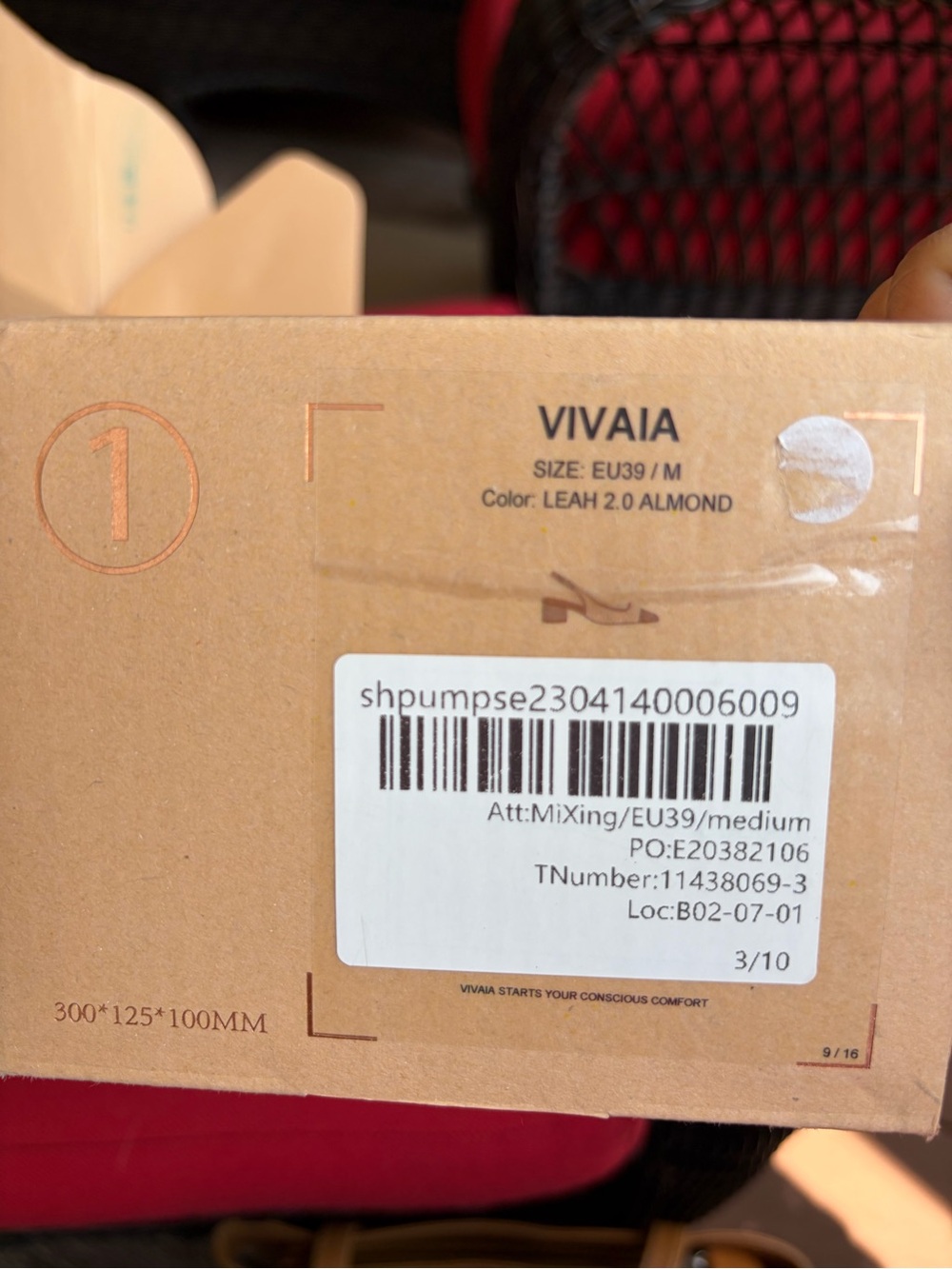 Vivaia Leah 2.0 Almond *NIB* Size 39 or  8 US - Picture 3 of 4